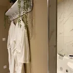 Le Moment Bien-être - Jacuzzi Privatif, Terrasse Et Parking Gratuit Au Centre De Saint-omer Apartamento *