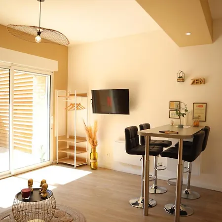 Apartment Le Moment Bien-etre - Jacuzzi Privatif, Terrasse Et Parking Gratuit Au Centre De Saint-omer *