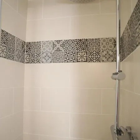 Le Moment Bien-être - Jacuzzi Privatif, Terrasse Et Parking Gratuit Au Centre De Saint-omer Saint-Omer (Pas-de-Calais)